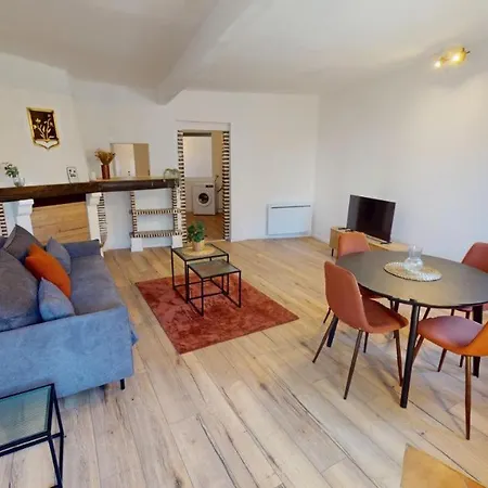 Rez-de-chaussee Apartment *